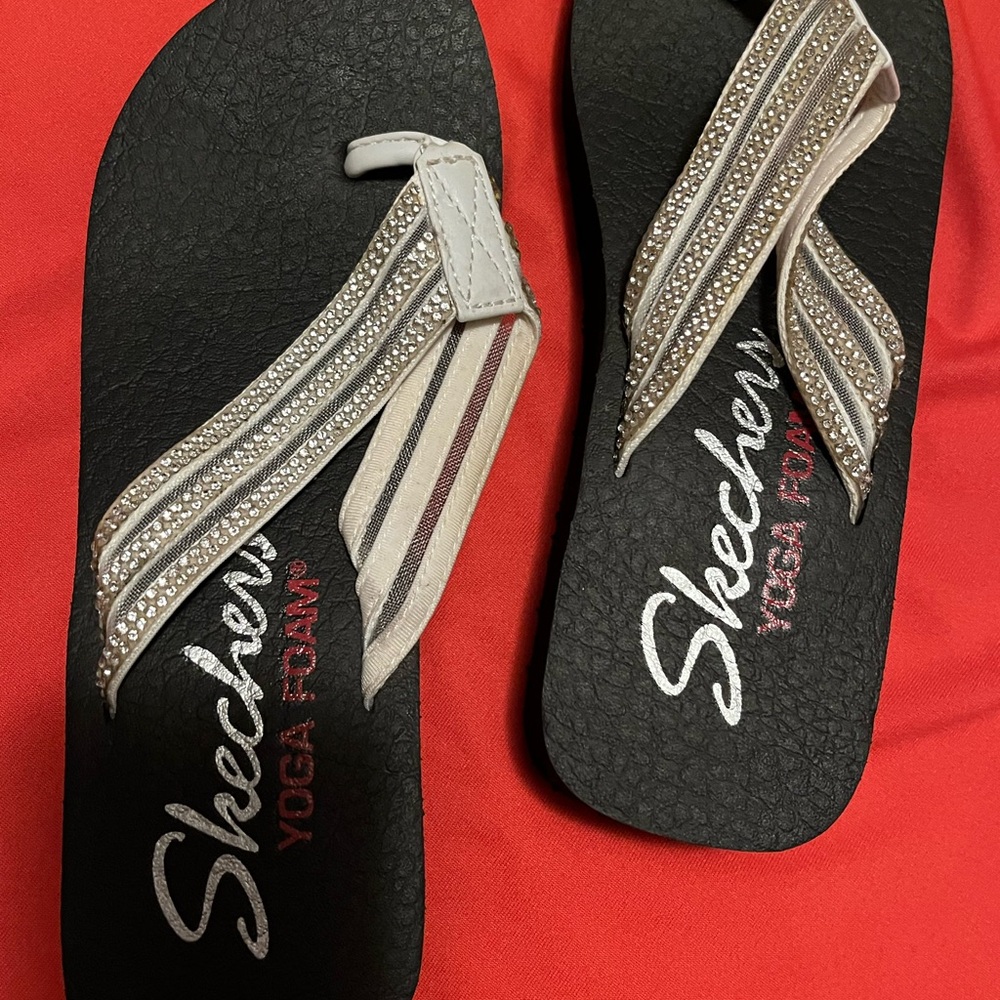 Skechers Women's Black and Silver Sandals